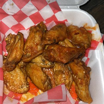 Hoppers Pub - Spicy wings and spicy garlic wings- highly recommend the spicy wings- spicy garlic is a bit dry - Pubs Near Me - Waynesville, Missouri