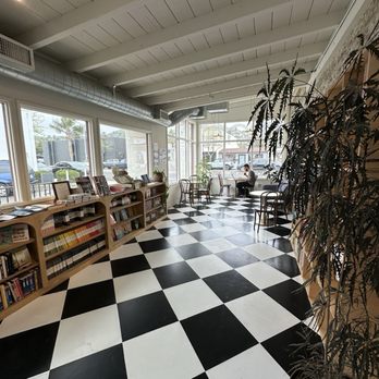 Timbre Books - Work station area - Bookstores Near Me - Ventura, California
