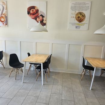 Petit Three Doughnuts - Donuts Near Me - Aurora, Illinois