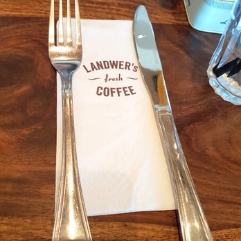 Cafe Landwer - Rutherford & Bathurst - Cafes Near Me - Maple, Ontario