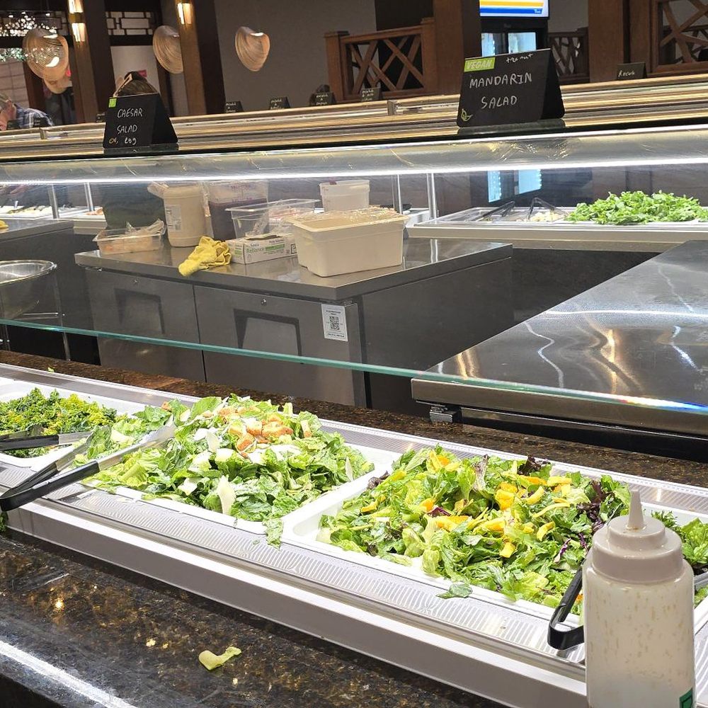 SoupGreen Buffet - Salad bar (left) - Soup Near Me - Austin, Texas SoupGreen Buffet - Salad bar (left) - Soup Near Me - Austin, Texas