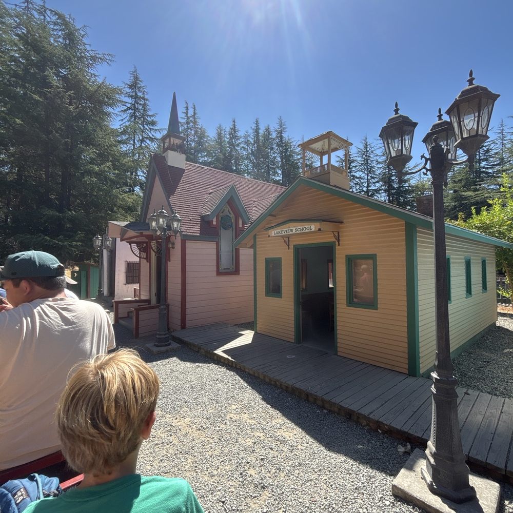 Traintown - stop halfway thru the railroad ride