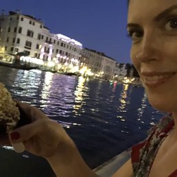I ate mine in the steps, right on the side of the canal : ) I ate mine in the steps, right on the side of the canal : )