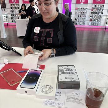 T-Mobile Experience Store - Amanda even assisted me with my return!!! - Mobile Phones Near Me - Cypress, Texas