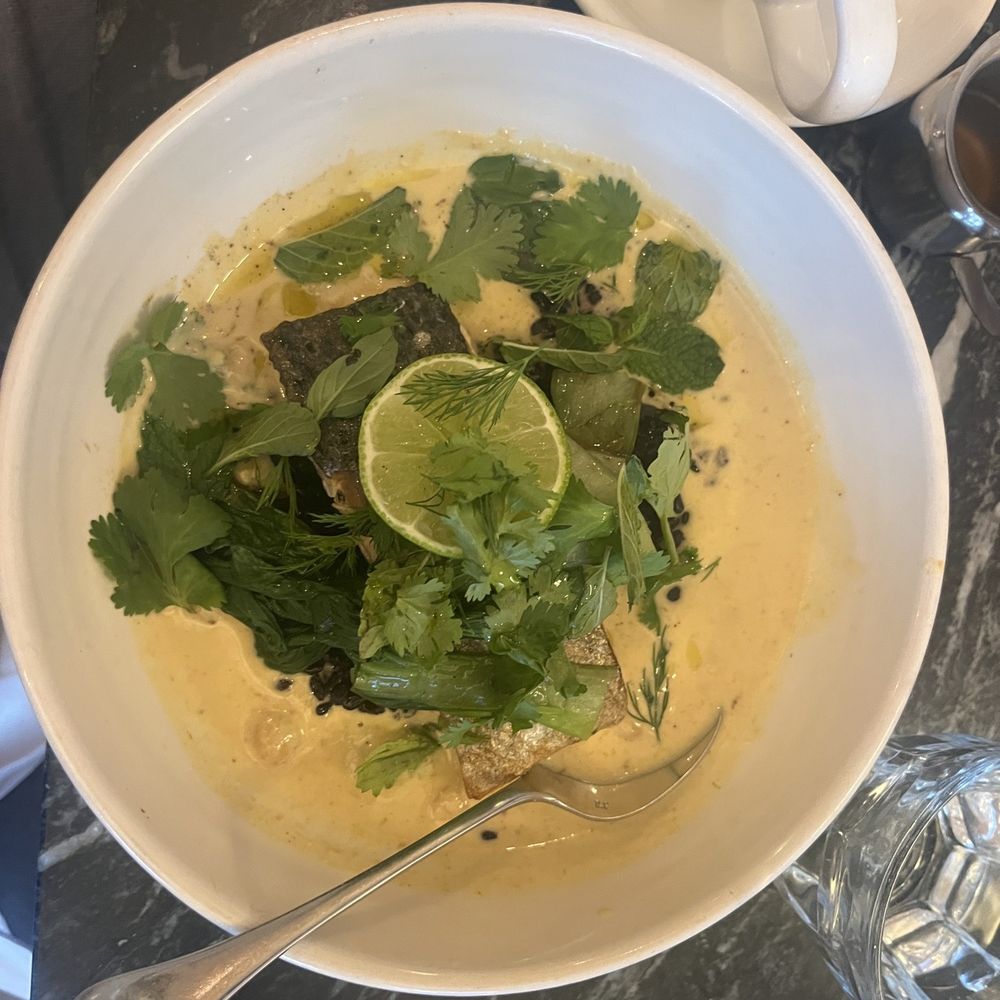 Great White - Salmon Thai Curry - Cafes Near Me - Los Angeles, California