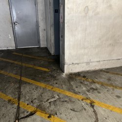 Saga Columbia - Main elevator that about half the residents use on a daily basis