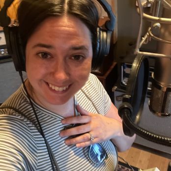 Sarah Smith Music Lessons - Sarah Smith recording vocals. - Musical Instruments & Teachers Near Me Sarah Smith Music Lessons - Sarah Smith recording vocals. - Musical Instruments & Teachers Near Me