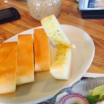 Luigi's Italian Restaurant - Garlic Bread - Italian Near Me - Sheboygan, Wisconsin