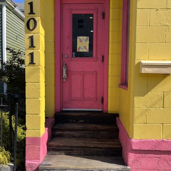 Hi-Five Doughnuts - Entrance - Donuts Near Me - Louisville, Kentucky Hi-Five Doughnuts - Entrance - Donuts Near Me - Louisville, Kentucky