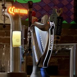 Churchill’s Pub & Steakhouse - St the bar - Guinness on tap