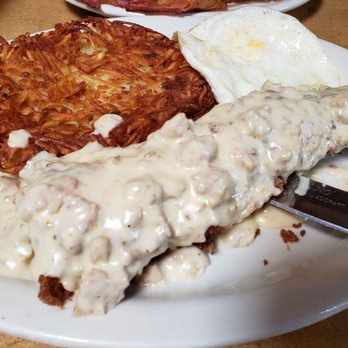Gravy - Best country fried steak and omg these hashbrowns tho - American Near Me - Portland, Oregon Gravy - Best country fried steak and omg these hashbrowns tho - American Near Me - Portland, Oregon