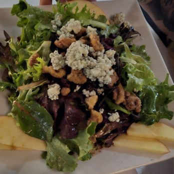 Paradise Beach Grille - Apple pecan salad - New American Near Me - Capitola, California Paradise Beach Grille - Apple pecan salad - New American Near Me - Capitola, California