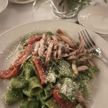 Elisa's Restaurant Café - My delicious spinach pesto w/chicken - Italian Near Me - North Bellmore, New York Elisa's Restaurant Café - My delicious spinach pesto w/chicken - Italian Near Me - North Bellmore, New York