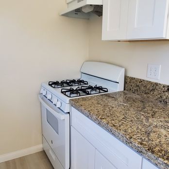 Paramount Quality Stone - New Venetian Gold pre-fabricated counters - Kitchen & Bath Near Me - Harbor City, California