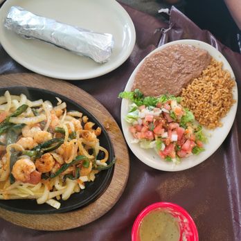 Galileo's Mexican Restaurant - Shrimp Fajitas - Mexican Near Me - Bellville, Texas Galileo's Mexican Restaurant - Shrimp Fajitas - Mexican Near Me - Bellville, Texas