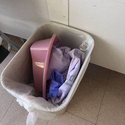 Huntington Hospital - More fecal matter in an open trash bin just left in the patients room.