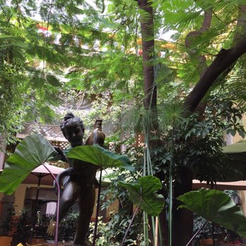 Casa Fuerte - Beautiful courtyard setting.  Had to add more Tequila to the margaritas. - Mexican Near Me - Tlaquepaque, JAL