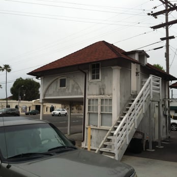 RoadOne Towing - Is someone living above this place? - Towing Near Me - Encinitas, California RoadOne Towing - Is someone living above this place? - Towing Near Me - Encinitas, California