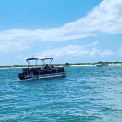 Carolina Beach Pontoon Rental - 24' Veranda, new to the fleet in July 2021, at Masonboro Island