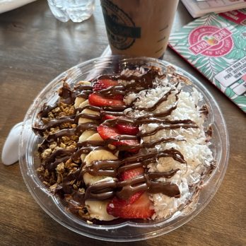 Baya Bar - Acai & Smoothie Shop - Bella Nutella - Juice Bars & Smoothies Near Me - Port Jefferson Station, New York