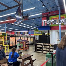 Ideal Market - Food area