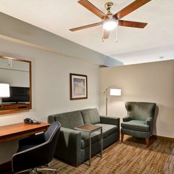 Hampton Inn Palm Beach Gardens - Guest room