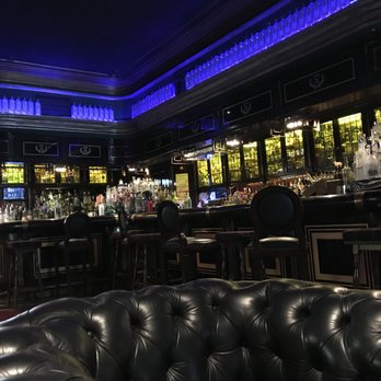 Sir Winston Churchill Pub - Cocktail Bars Near Me - Bilbo, BI