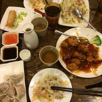 Dumpling Cafe - spring rolls, pork and leek dumplings, general gau's chicken and pork fried rice - Taiwanese Near Me - Boston, Massachusetts