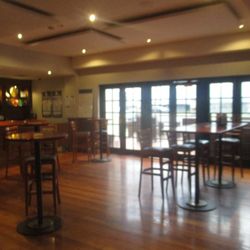 Racecourse Hotel - Sports Bar