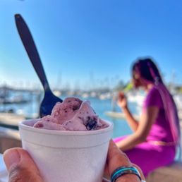 Huckleberry icecream in a cup
