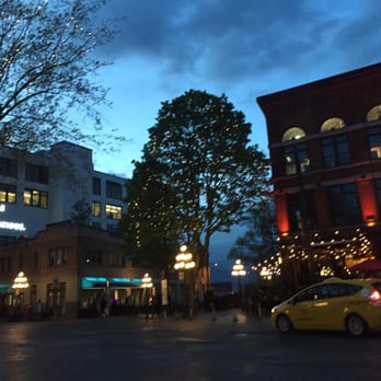 Gastown - Landmarks & Historical Buildings Near Me - Vancouver, British Columbia