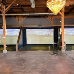 Stick & Feather - 17' wide bays allow you to swing freely without feeling cramped