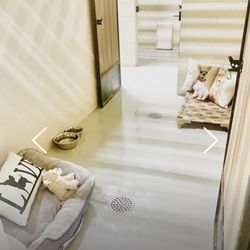 Medlin Pet Company - Deluxe Cabin