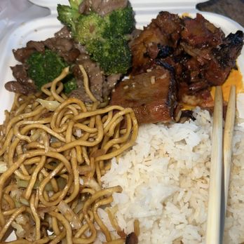 Panda Express - Half rice half chow main broccoli and beef and limited time BBQ BRISKET - Chinese Near Me - Castaic, California Panda Express - Half rice half chow main broccoli and beef and limited time BBQ BRISKET - Chinese Near Me - Castaic, California