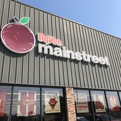 Hy-Vee - Outside