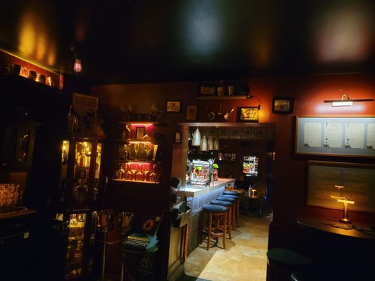 Swizzle Rum Bar & Drinkery by null