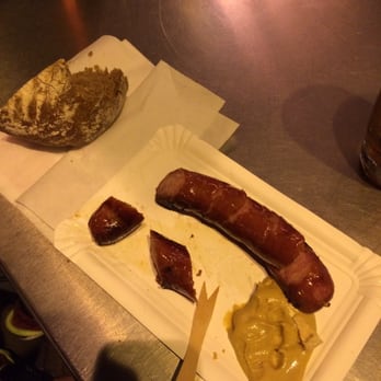 Bitzinger - Kasekrainer with bread and mustard. As delicious at lunch as after midnight - Curry Sausage Near Me - Vienna, 9