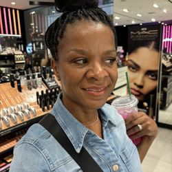 MAC Cosmetics - What happened to me!
