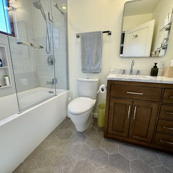 Pablo's General Remodeling - Remodeled bathroom - General Contractors Near Me