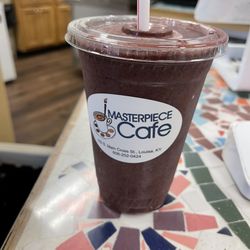 Masterpiece Cafe & Painted Cow Art Gallery - Berry blast with spinach smoothie