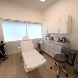 Skin Savvy - Treatment room