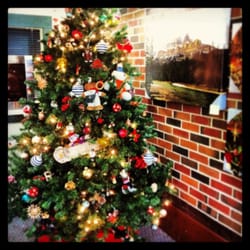 Sigrid's Cafe & Fine Bakery - The dining room looking festive