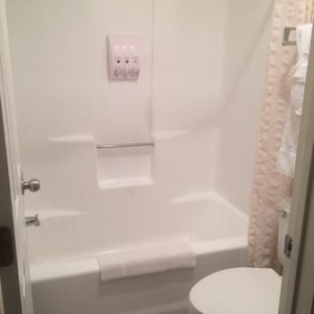 Rio Del Sol Inn - Nice clean bathroom - Hotels Near Me - Needles, California Rio Del Sol Inn - Nice clean bathroom - Hotels Near Me - Needles, California