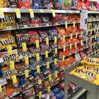 Walgreens - a variety of snacks on display - Drugstores Near Me - Gilroy, California Walgreens - a variety of snacks on display - Drugstores Near Me - Gilroy, California