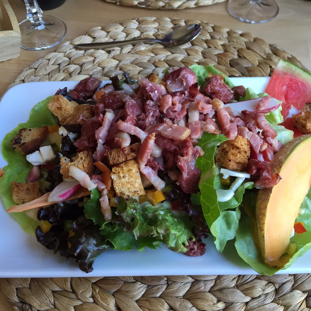Le Relais du Tresoncle - Entree salad was wonderful - Bistros Near Me - Ancy, 69