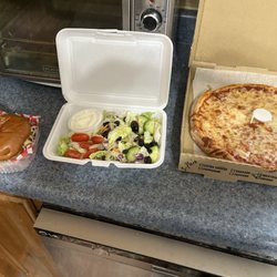 Patti's la Cucina - Cheeseburger , side salad and small cheese