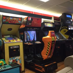Garcia's Pizza - Arcade games!