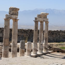 Pamukkale Travertenleri - some ruins at the Pamukkale travertines