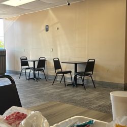 JJ’s Fish & Chicken - Eating area