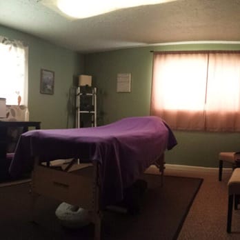 Sara Weimers, LMT - Massage treatment room. - Massage Therapy Near Me - Bend, Oregon Sara Weimers, LMT - Massage treatment room. - Massage Therapy Near Me - Bend, Oregon